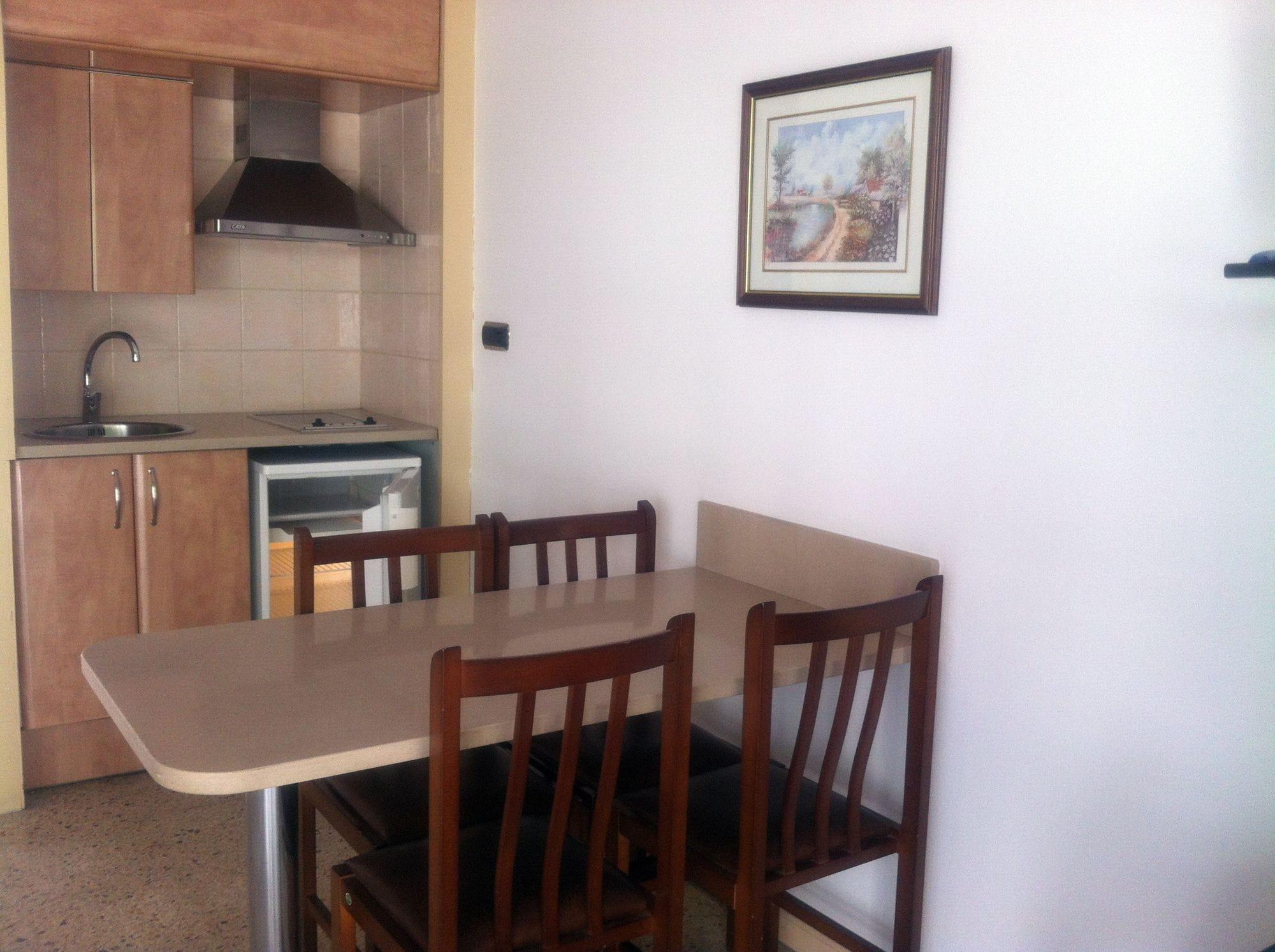 Hotel Apartamentos Solimar Calafell Bagian luar foto