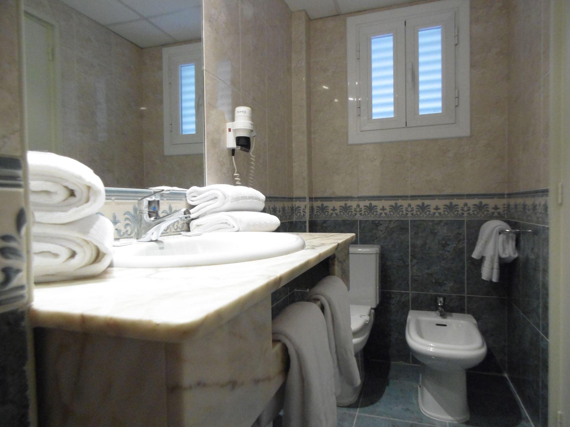 Hotel Apartamentos Solimar Calafell Bagian luar foto