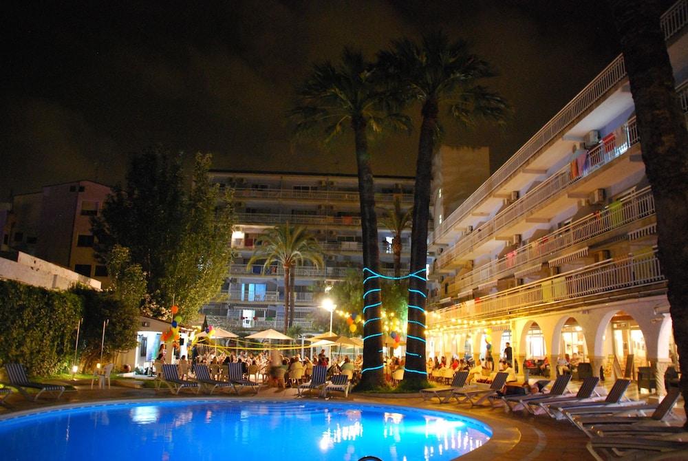 Hotel Apartamentos Solimar Calafell Bagian luar foto