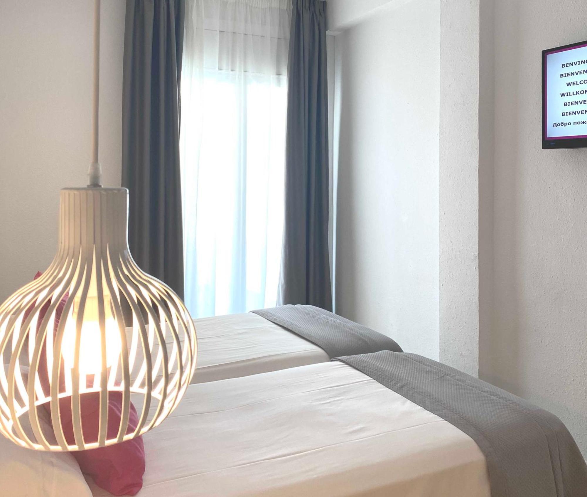 Hotel Apartamentos Solimar Calafell Bagian luar foto