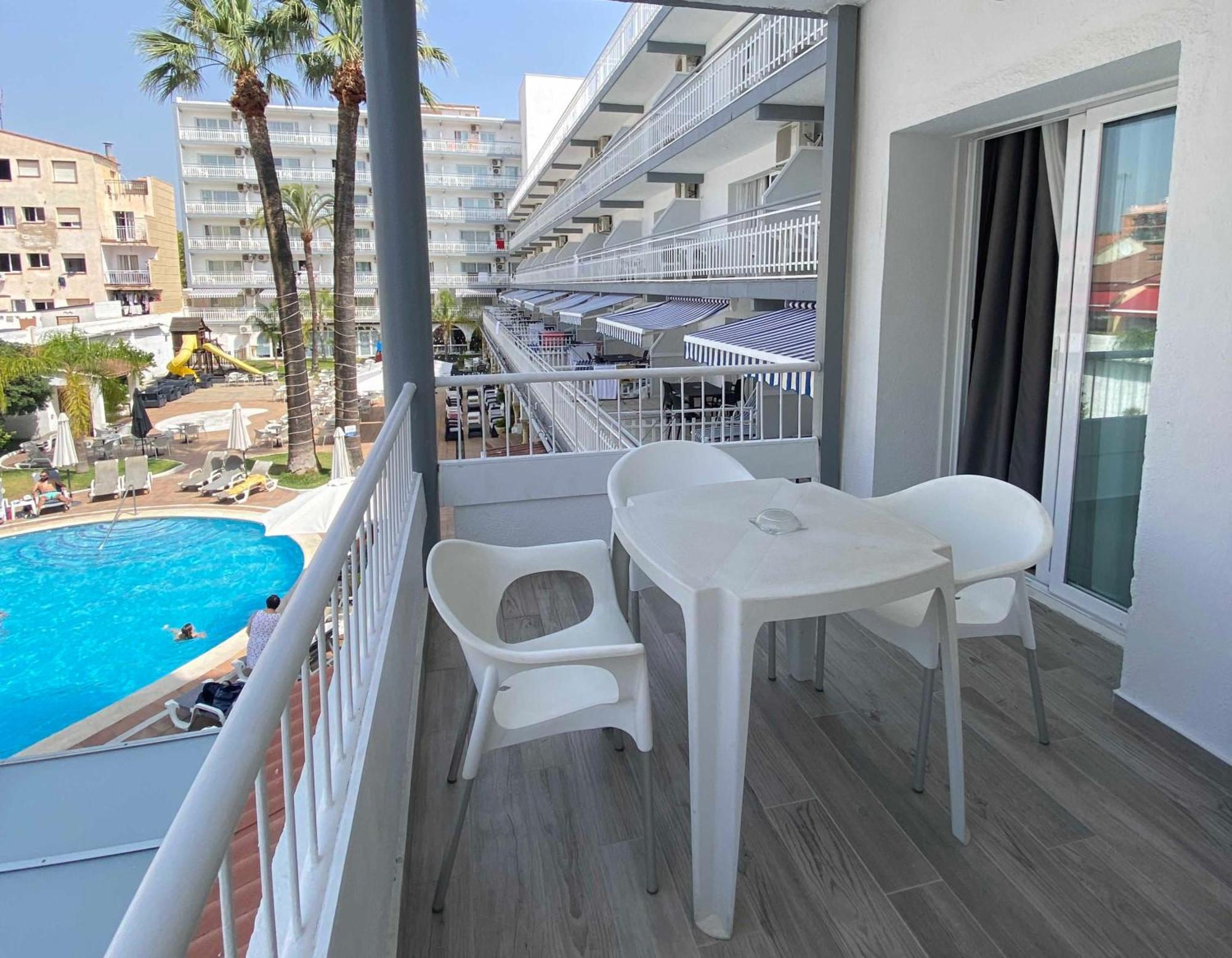 Hotel Apartamentos Solimar Calafell Bagian luar foto